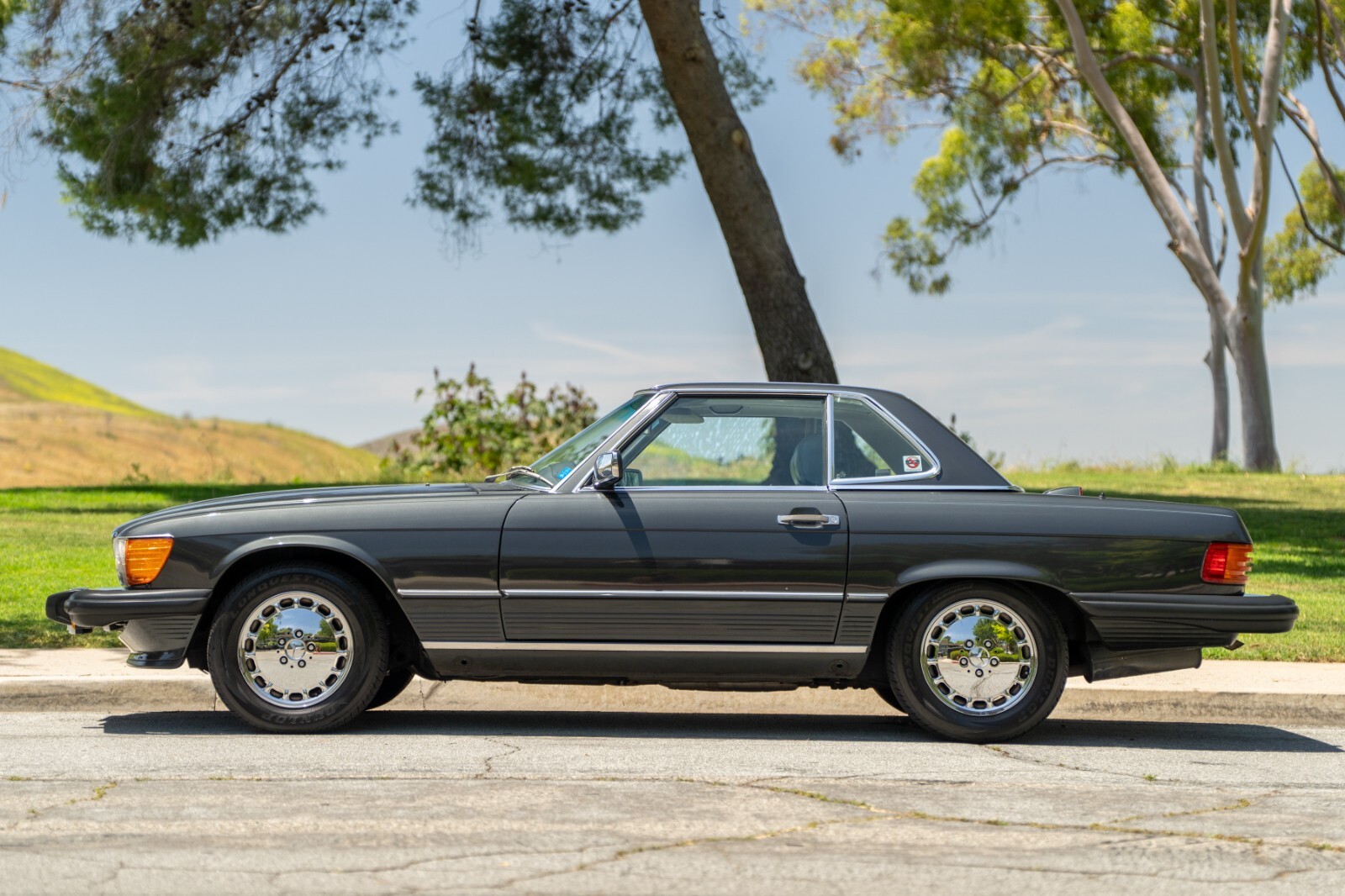 Mercedes-Benz-SL-Class-1987-Convertible-5
