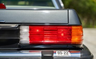 Mercedes-Benz-SL-Class-1987-Convertible-9