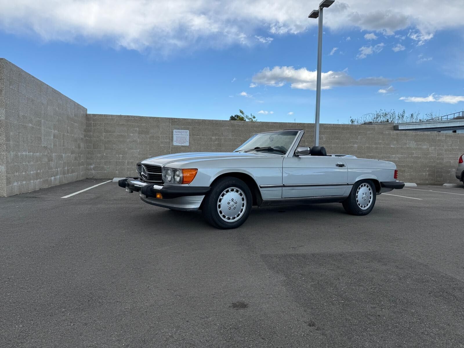 Mercedes-Benz-SL-Class-1988-Convertible-2