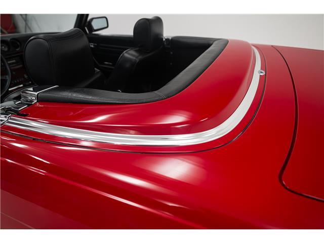 Mercedes-Benz-SL-Class-1989-Convertible-25