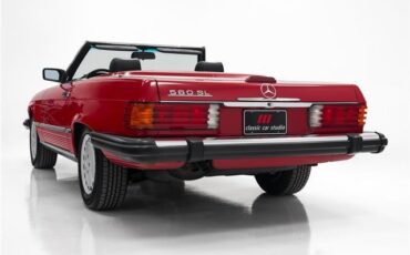 Mercedes-Benz-SL-Class-1989-Convertible-32