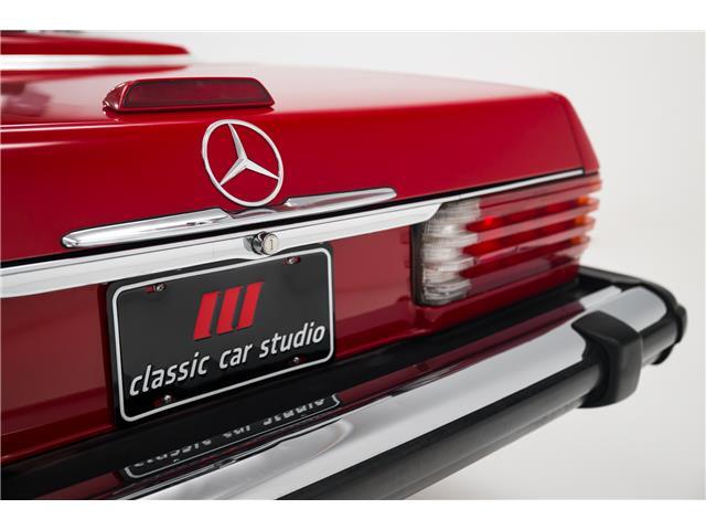 Mercedes-Benz-SL-Class-1989-Convertible-35
