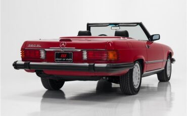 Mercedes-Benz-SL-Class-1989-Convertible-37