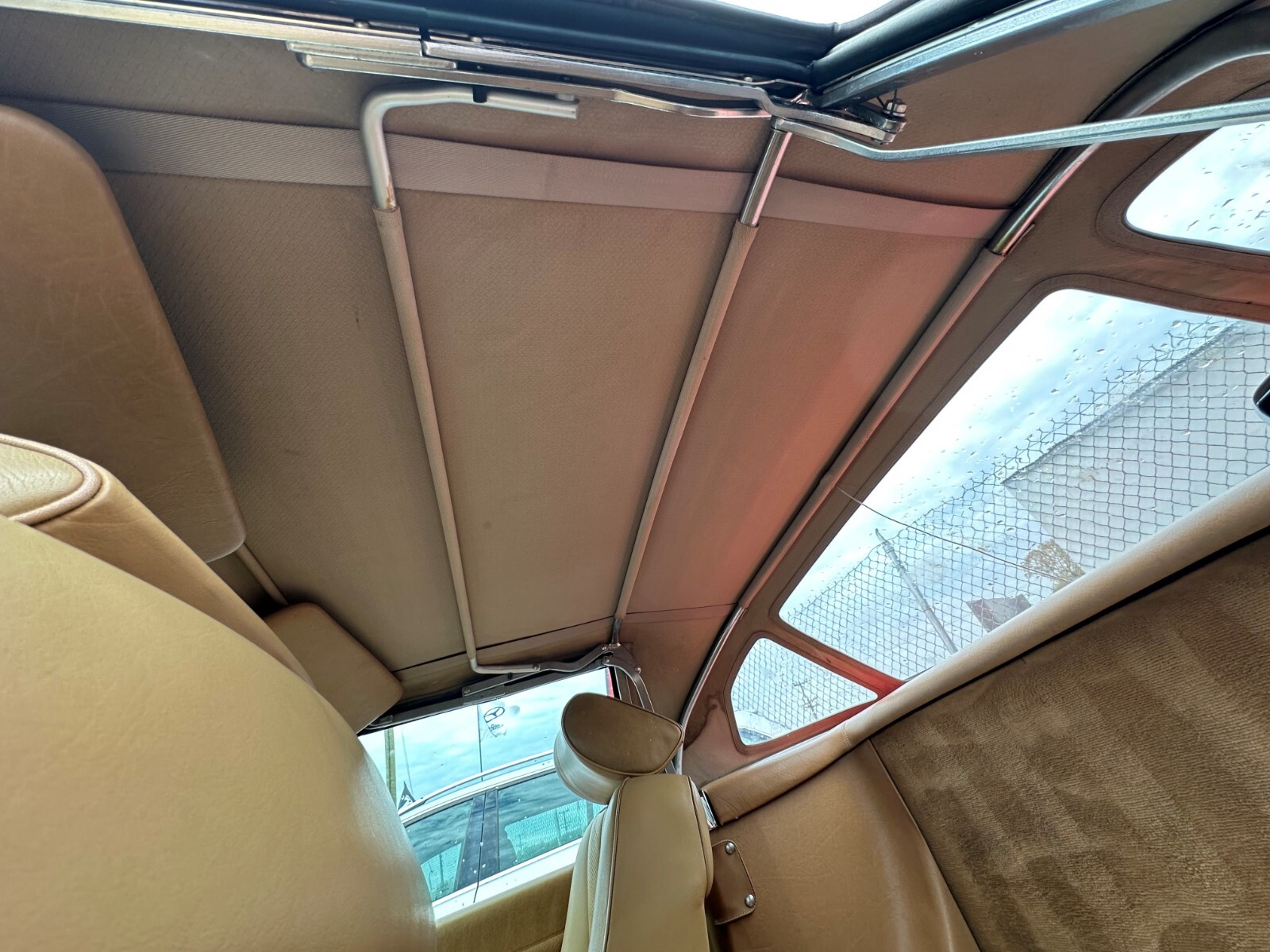 Mercedes-Benz-SL-Class-1989-Coupe-13