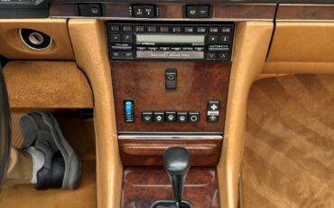 Mercedes-Benz-SL-Class-1989-Coupe-27