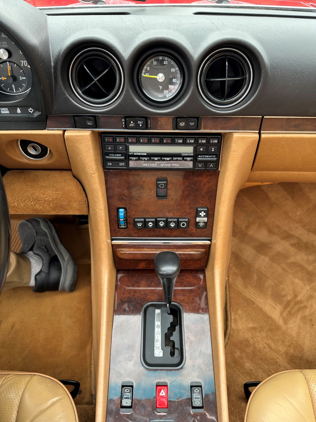 Mercedes-Benz-SL-Class-1989-Coupe-27