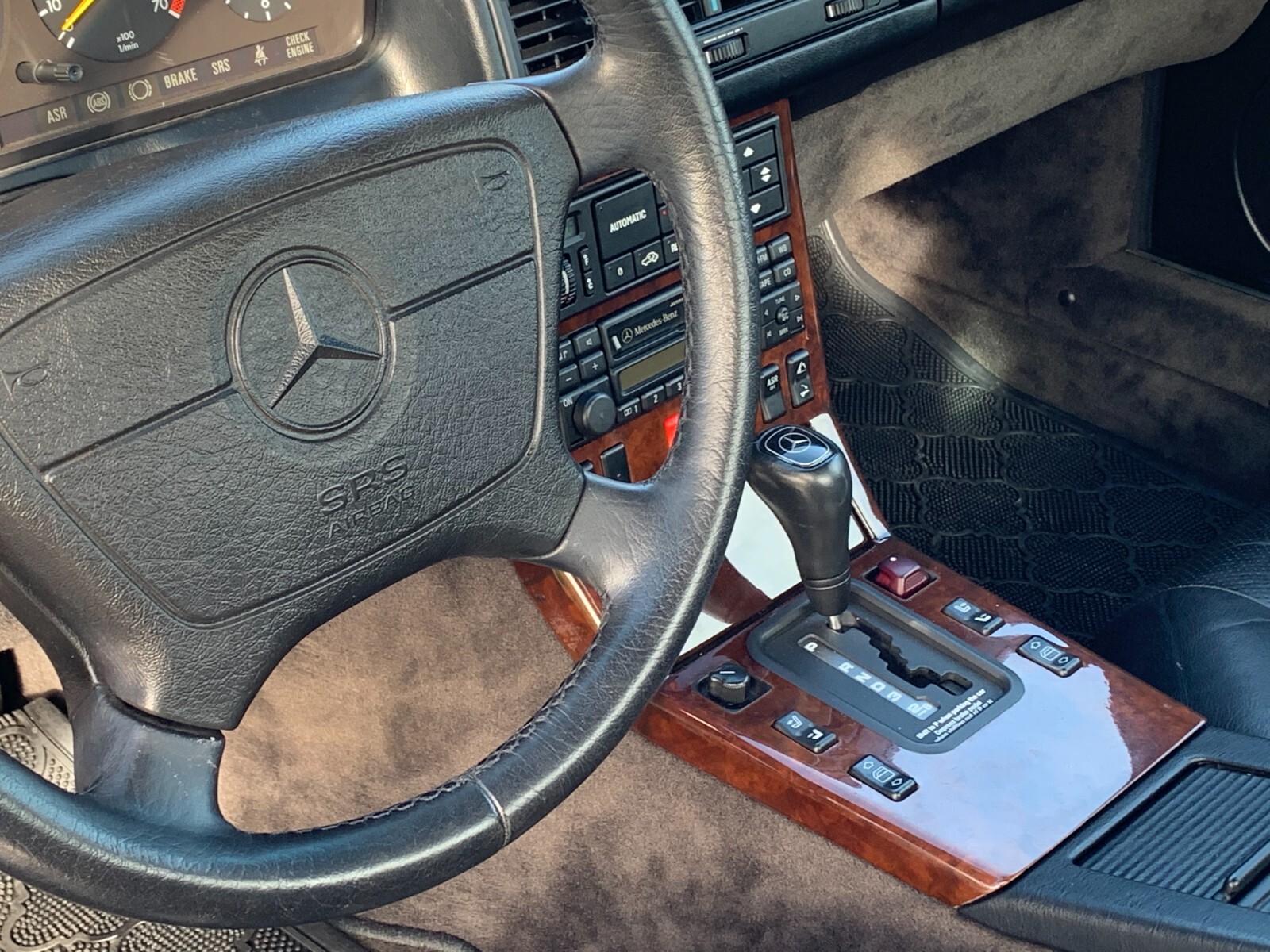 Mercedes-Benz-SL-Class-1995-Convertible-13