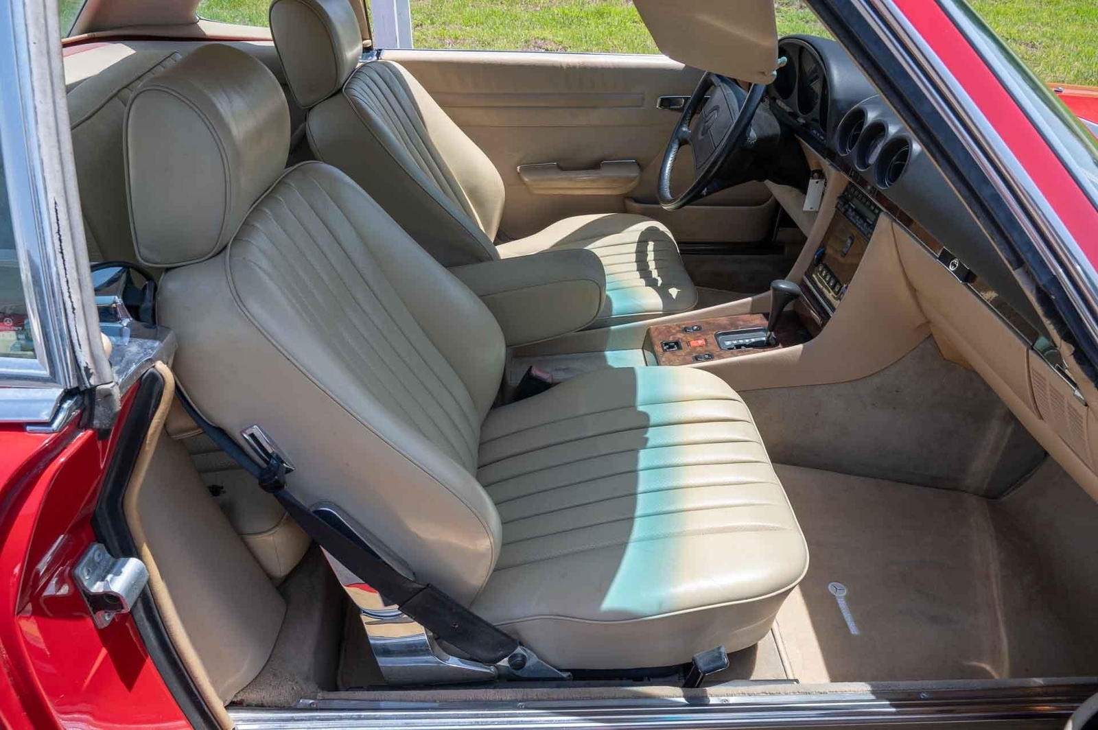 Mercedes-Benz-SL560-1987-2-Door-12