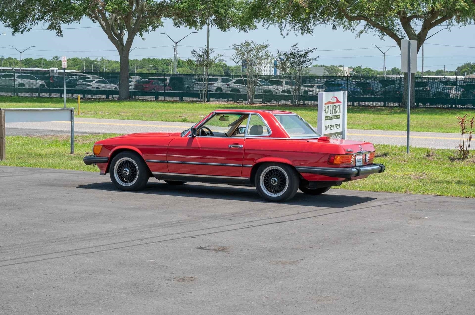 Mercedes-Benz-SL560-1987-2-Door-15