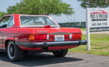 Mercedes-Benz-SL560-1987-2-Door-17