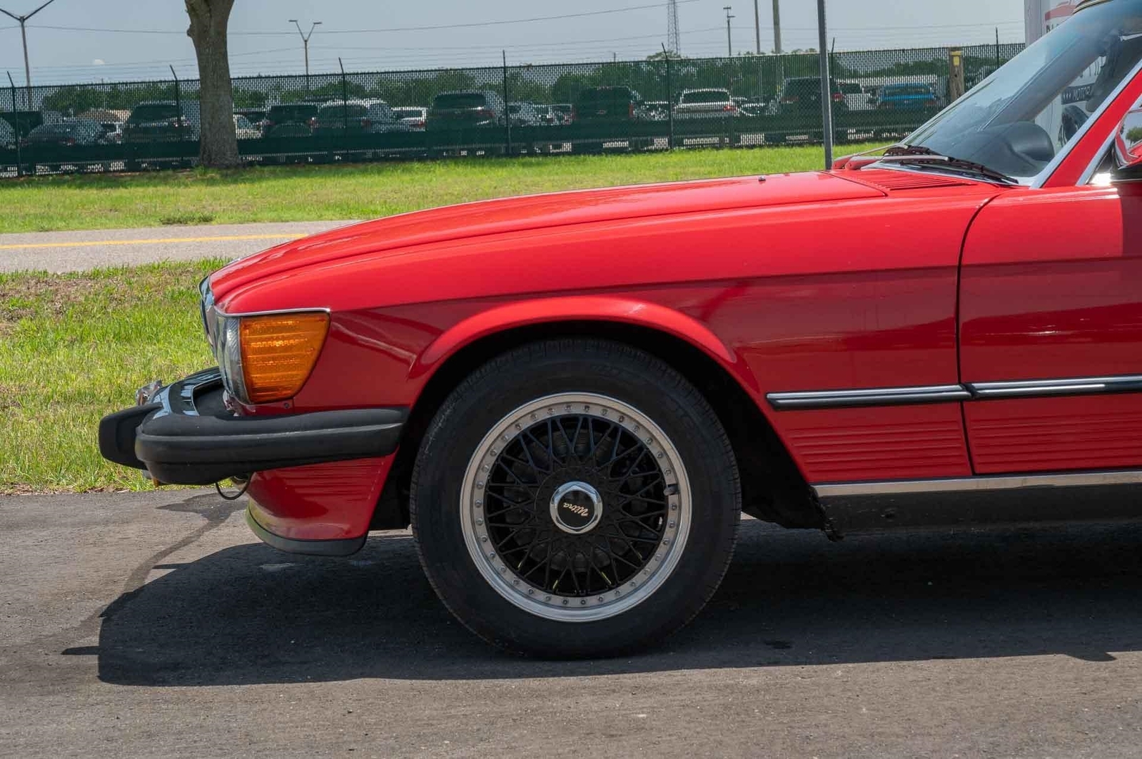 Mercedes-Benz-SL560-1987-2-Door-20