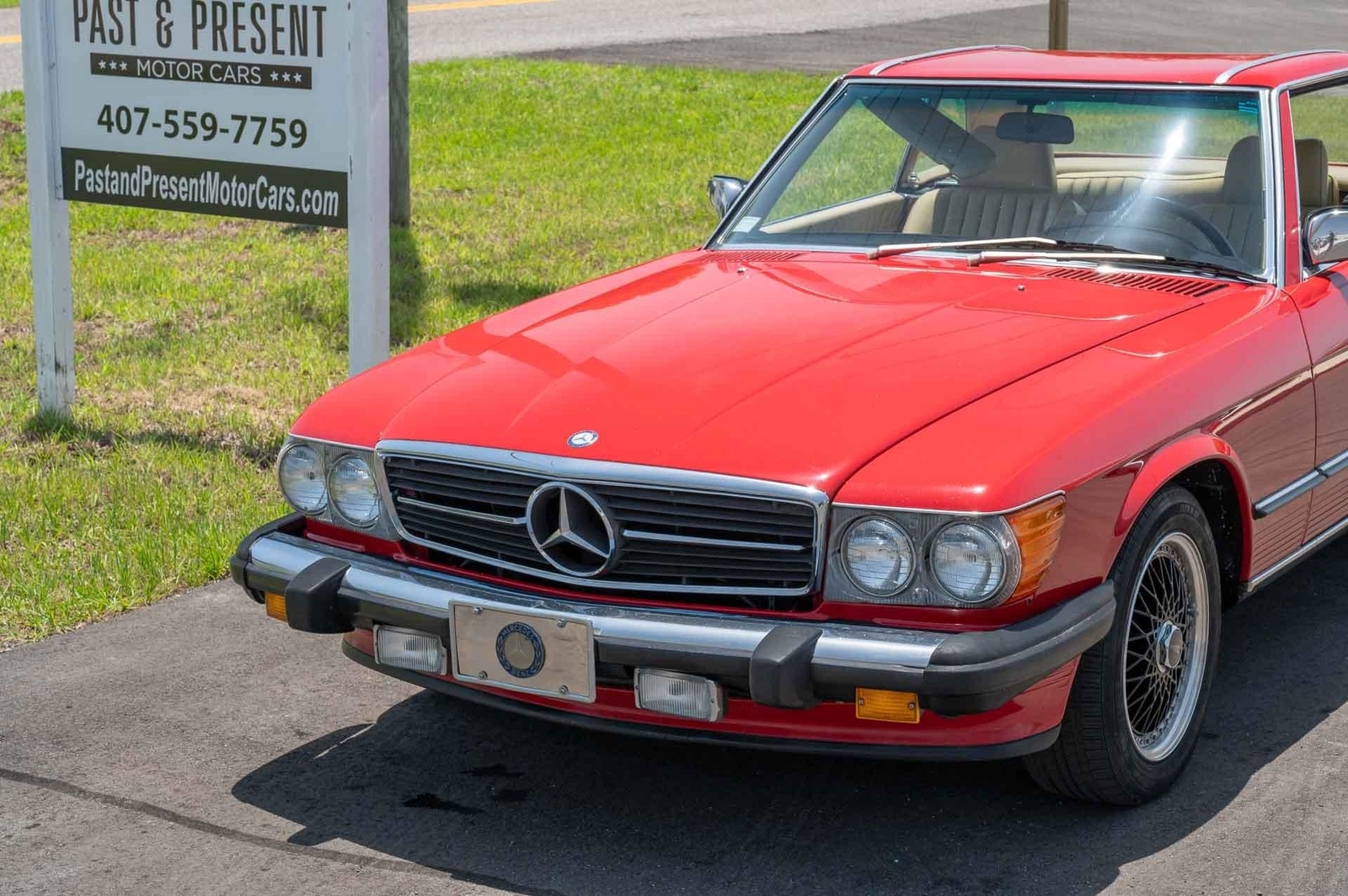 Mercedes-Benz-SL560-1987-2-Door-21