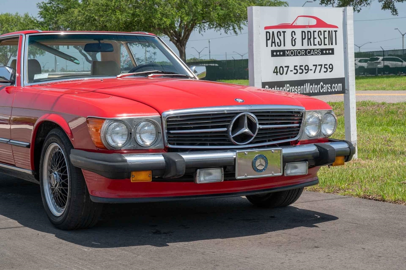 Mercedes-Benz-SL560-1987-2-Door-26