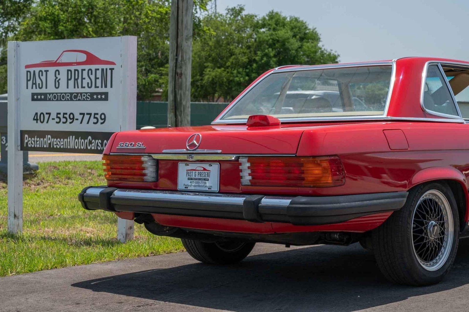 Mercedes-Benz-SL560-1987-2-Door-31