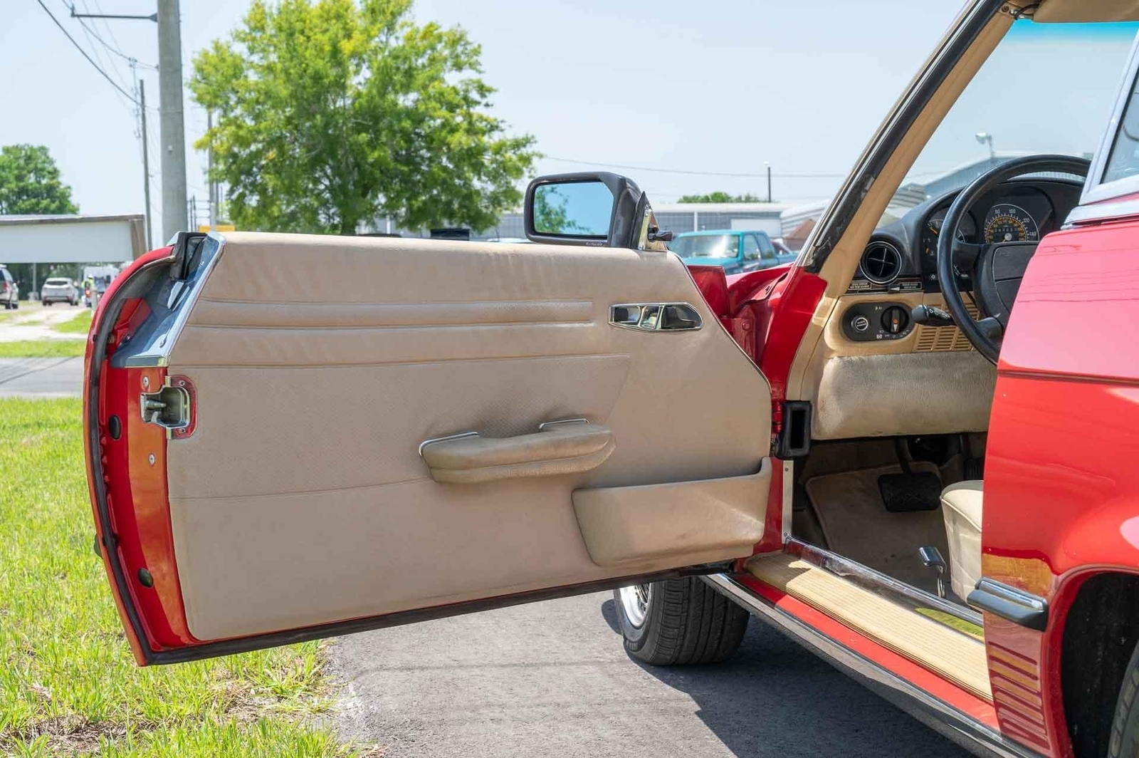 Mercedes-Benz-SL560-1987-2-Door-32