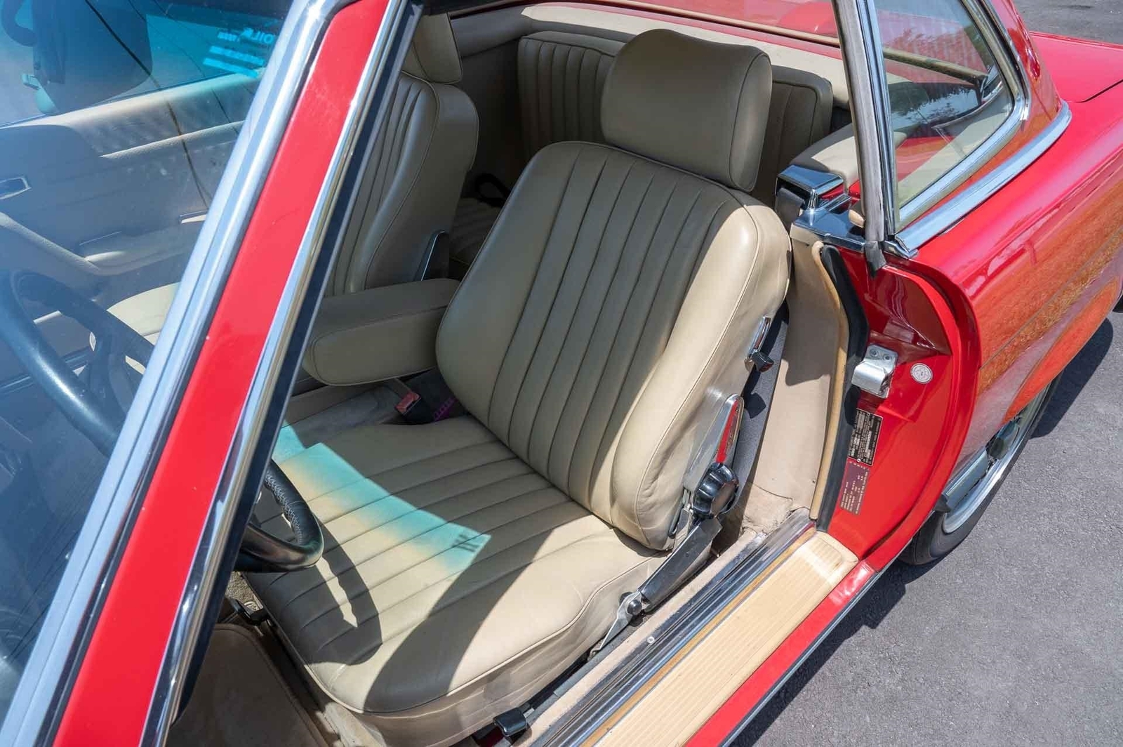 Mercedes-Benz-SL560-1987-2-Door-35