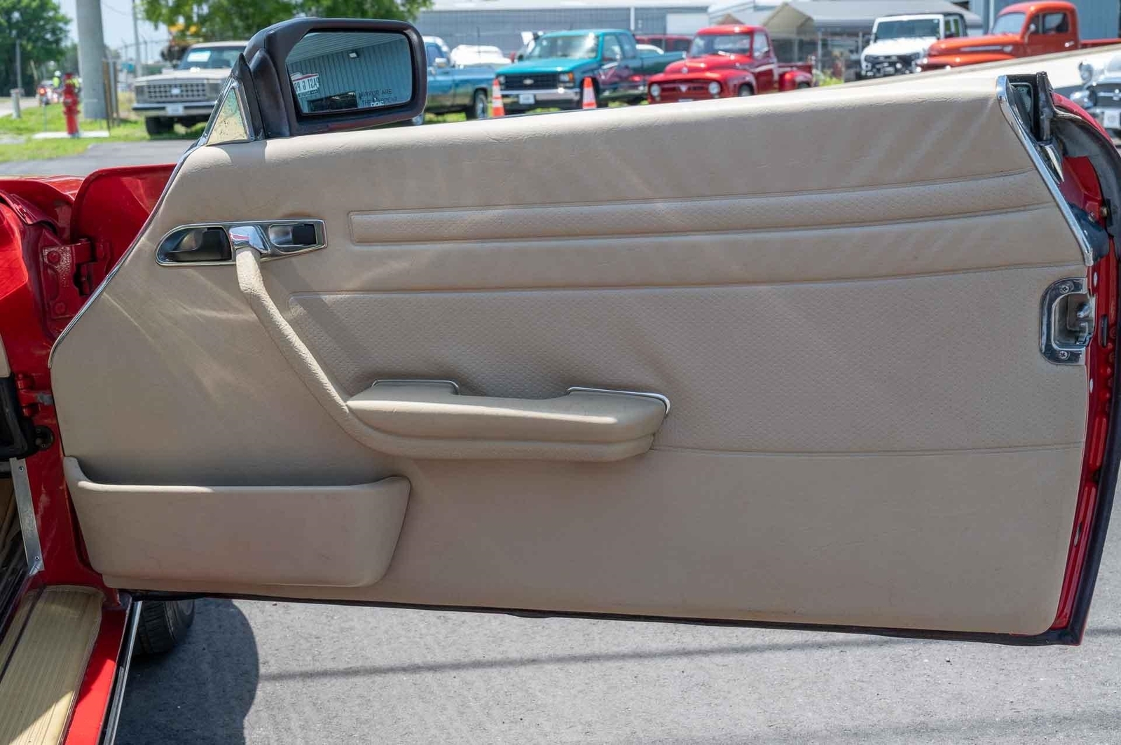 Mercedes-Benz-SL560-1987-2-Door-38