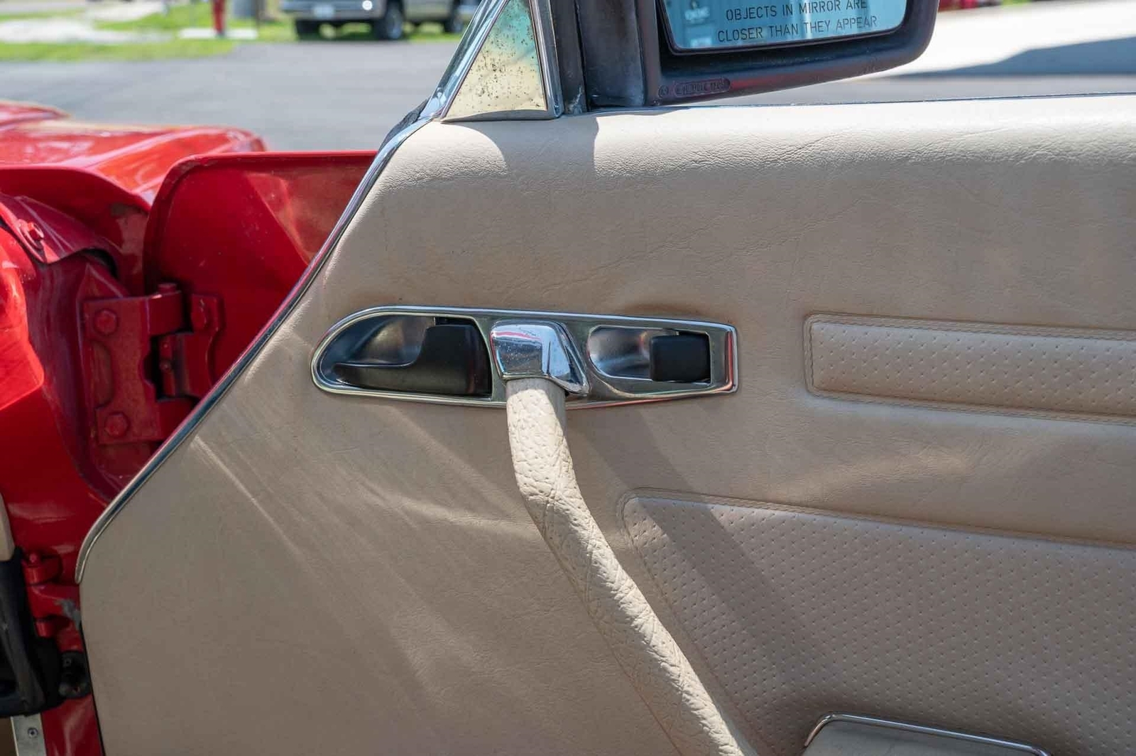 Mercedes-Benz-SL560-1987-2-Door-39