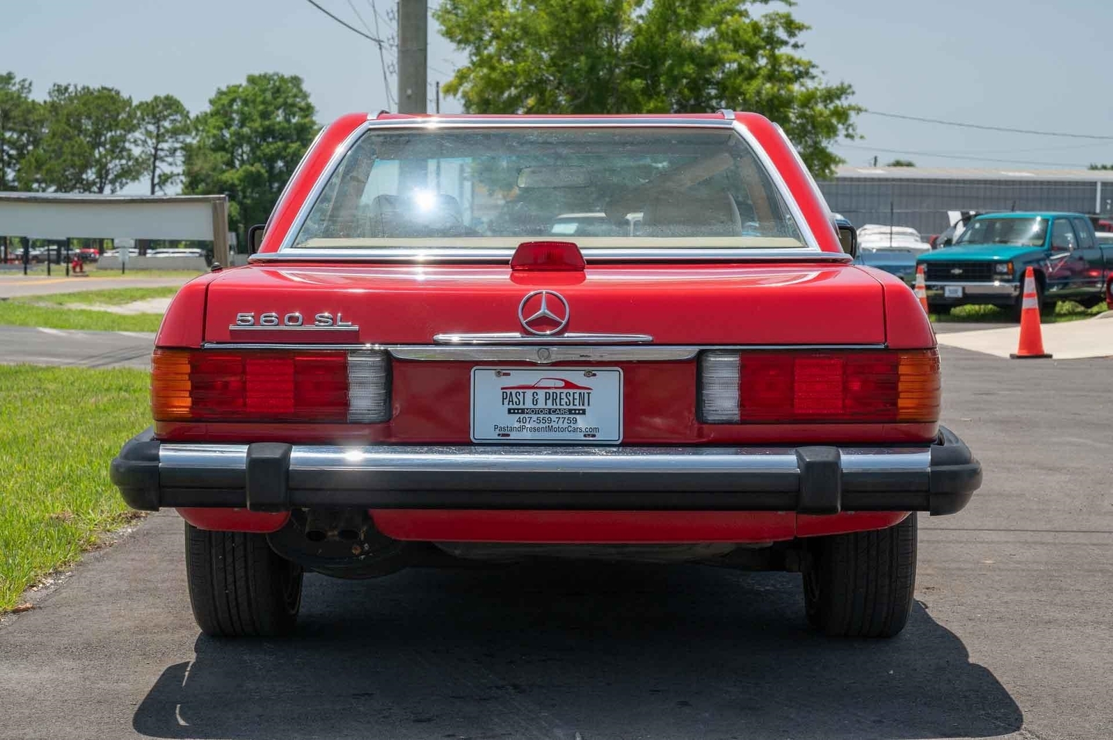 Mercedes-Benz-SL560-1987-2-Door-4