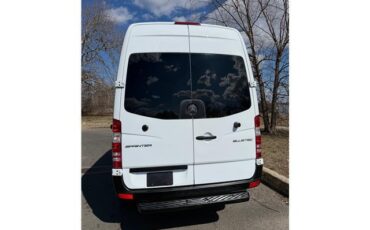Mercedes-Benz-Sprinter-1916-Standard-Passenger-Van-12