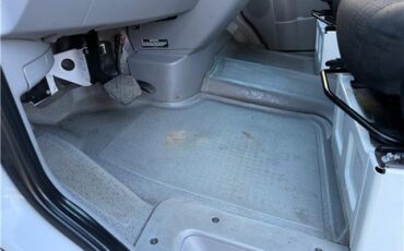 Mercedes-Benz-Sprinter-1916-Standard-Passenger-Van-17