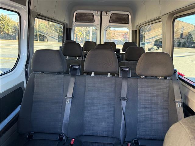Mercedes-Benz-Sprinter-1916-Standard-Passenger-Van-20
