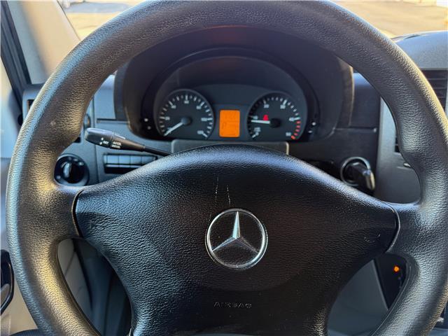 Mercedes-Benz-Sprinter-1916-Standard-Passenger-Van-23