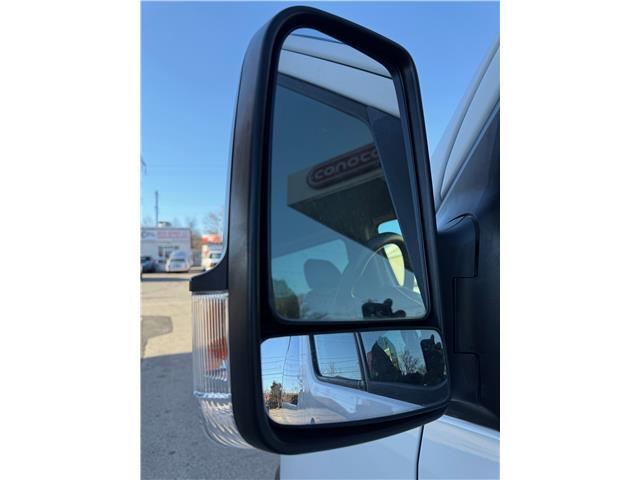 Mercedes-Benz-Sprinter-1916-Standard-Passenger-Van-29