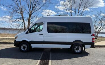 Mercedes-Benz-Sprinter-1916-Standard-Passenger-Van-3
