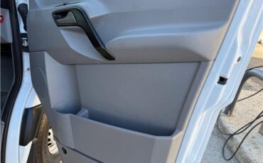 Mercedes-Benz-Sprinter-1916-Standard-Passenger-Van-31