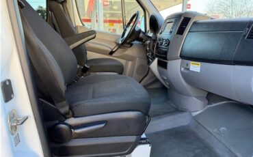 Mercedes-Benz-Sprinter-1916-Standard-Passenger-Van-32
