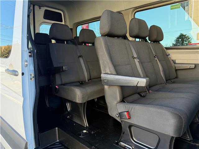Mercedes-Benz-Sprinter-1916-Standard-Passenger-Van-38