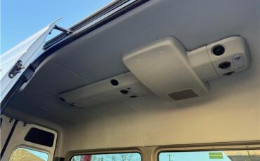 Mercedes-Benz-Sprinter-1916-Standard-Passenger-Van-39