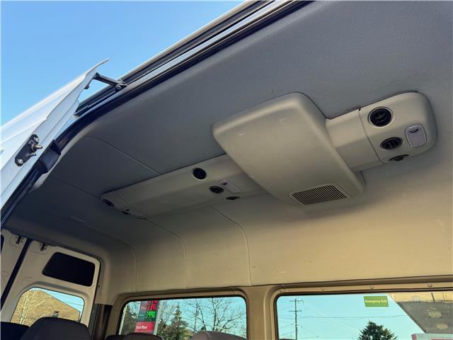 Mercedes-Benz-Sprinter-1916-Standard-Passenger-Van-39