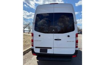 Mercedes-Benz-Sprinter-1916-Standard-Passenger-Van-6