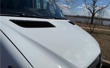 Mercedes-Benz-Sprinter-1916-Standard-Passenger-Van-7