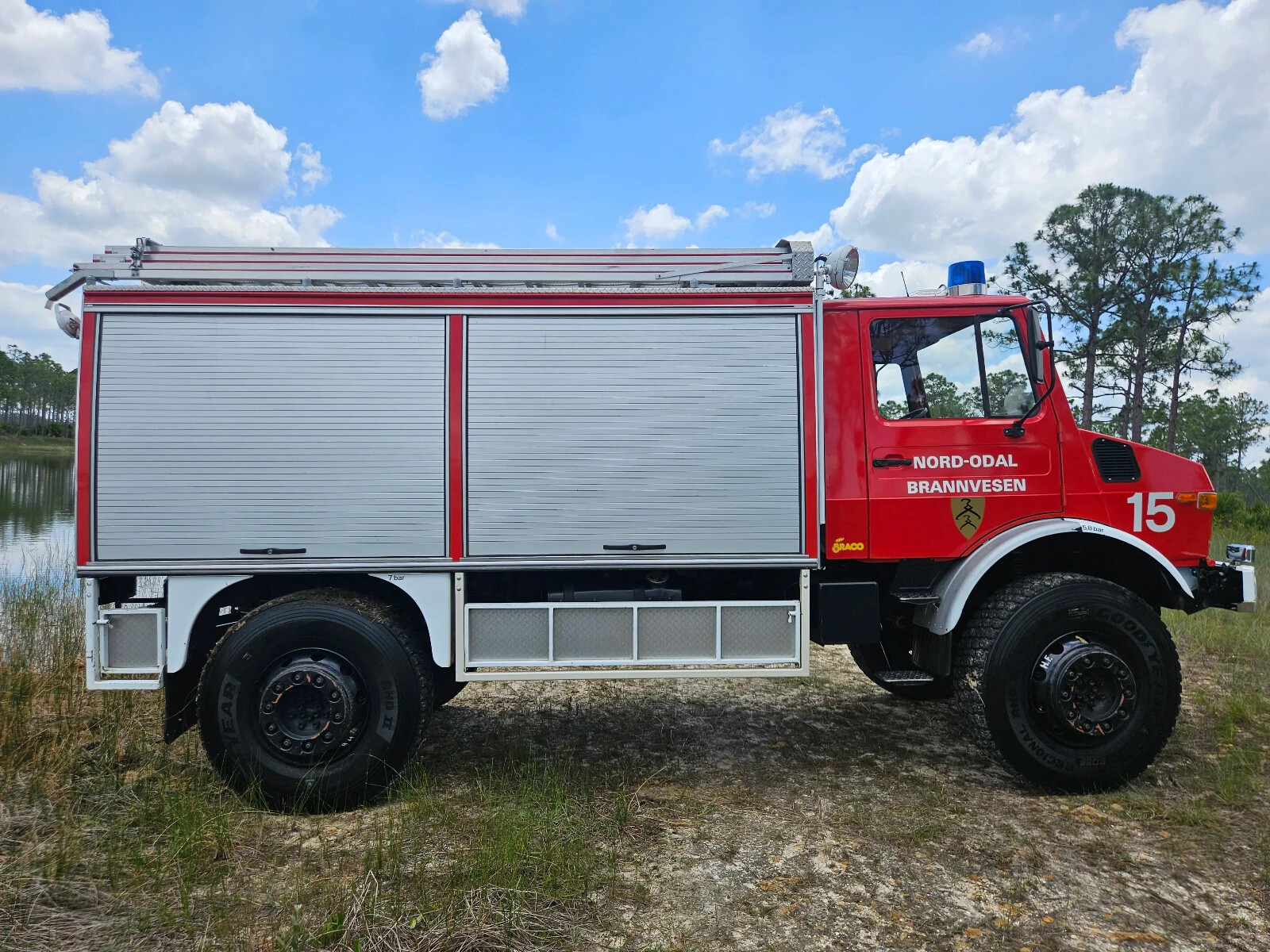 Mercedes-Benz-Unimog-U1700L-1980-Unimog-U1700L-5