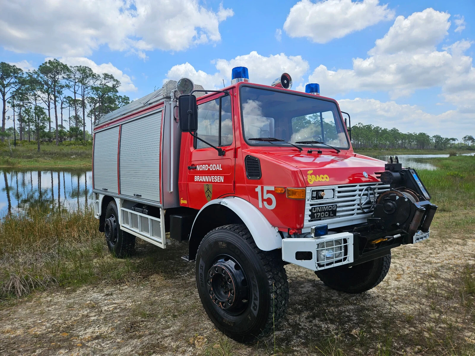 Mercedes-Benz Unimog U1700L 1980 Unimog U1700L