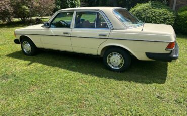 Mercedes-benz-300d-diesel-1981-white-3