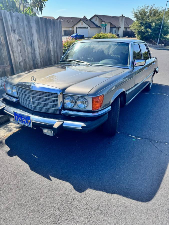 Mercedes-benz 450sel  1976 grey