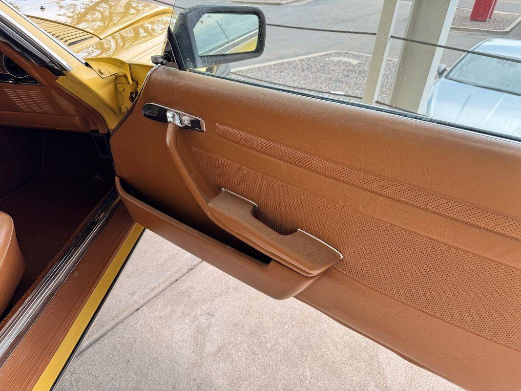 Mercedes-benz-450sl-1976-yellow-10