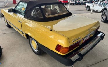 Mercedes-benz-450sl-1976-yellow-2
