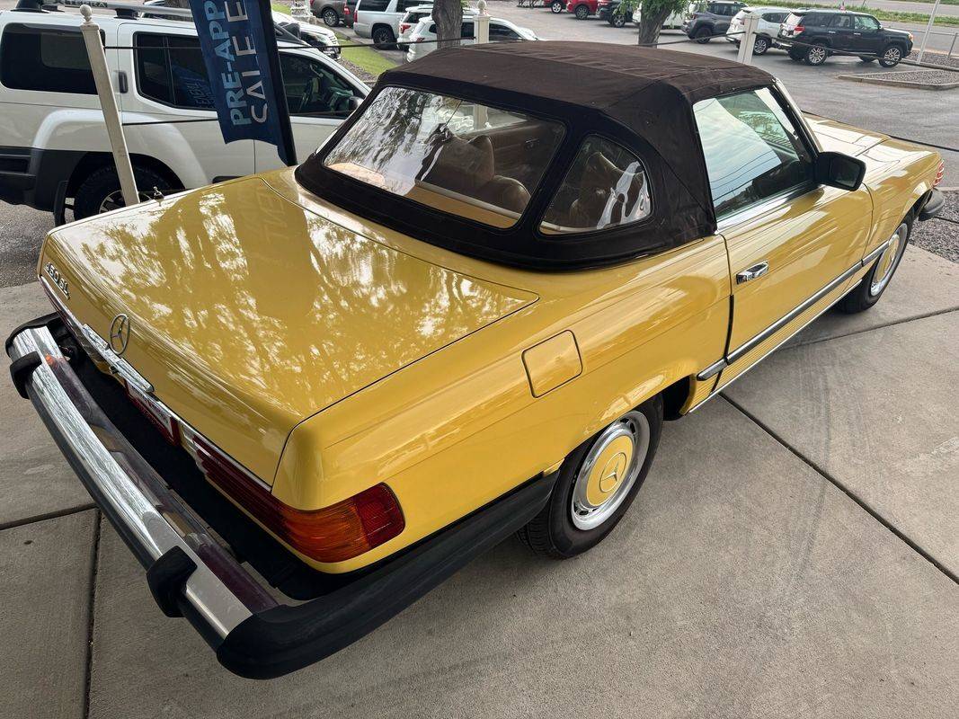 Mercedes-benz 450sl  1976 yellow