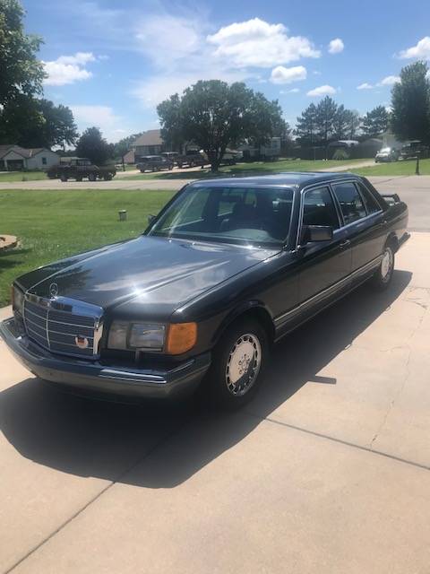 Mercedes-benz 560sel  1989 grey