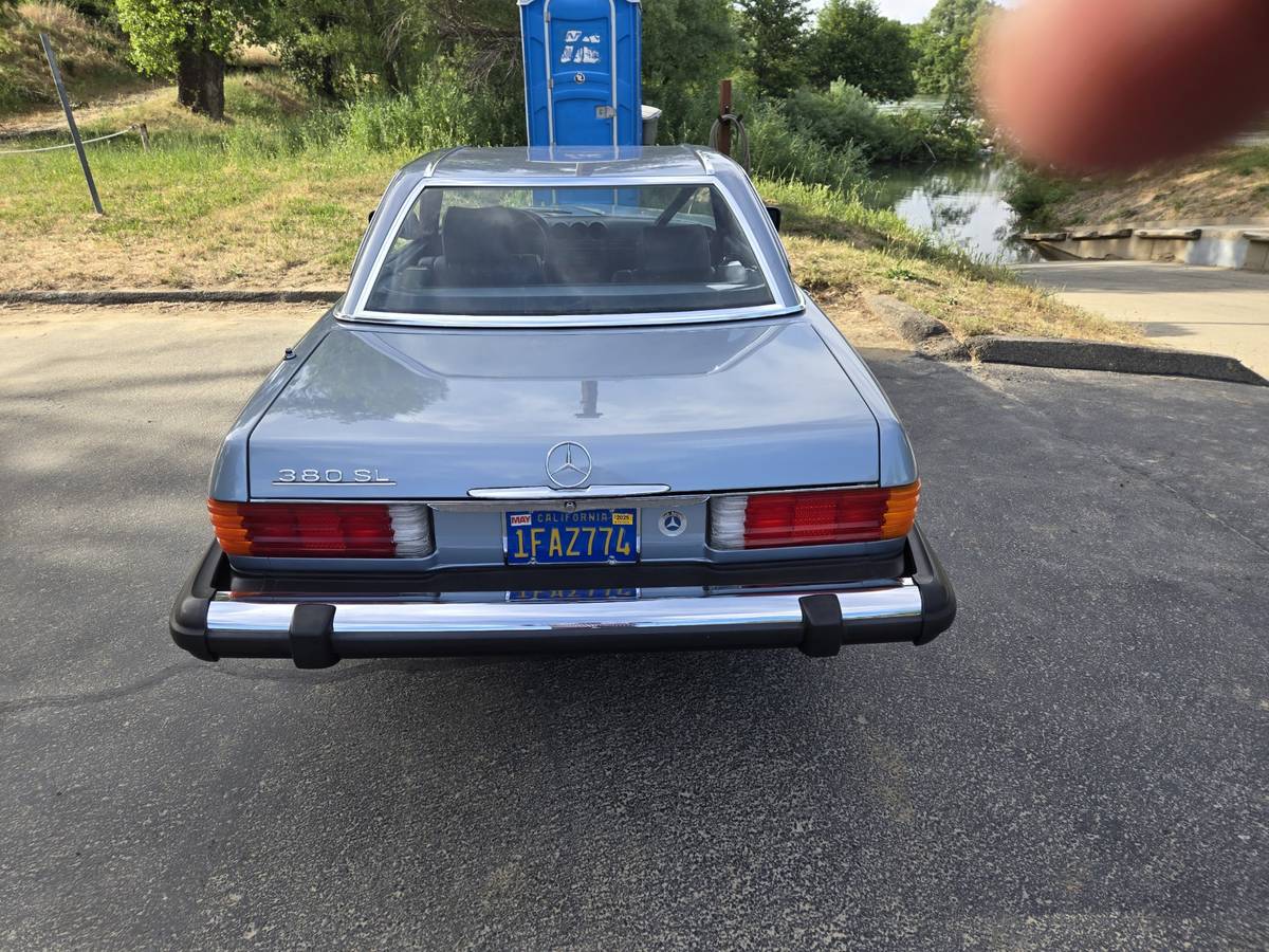 Mercedes-benz-Benz-380sl-1982-silver-5