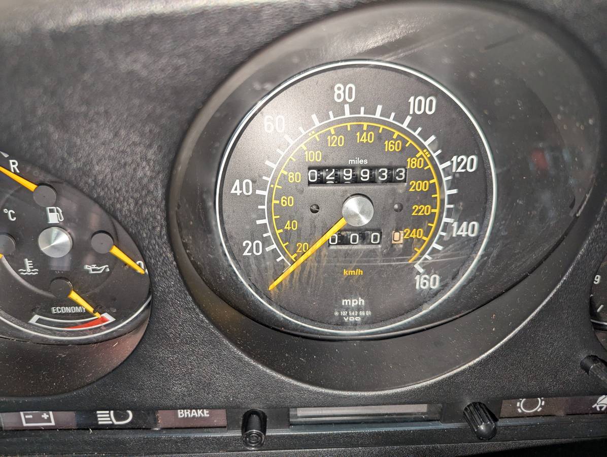 Mercedes-benz-Benz-380sl-euro-1984-black-10