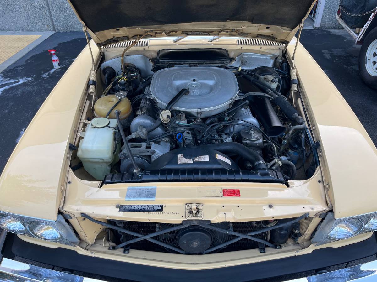 Mercedes-benz-Benz-450sl-1980-yellow-23
