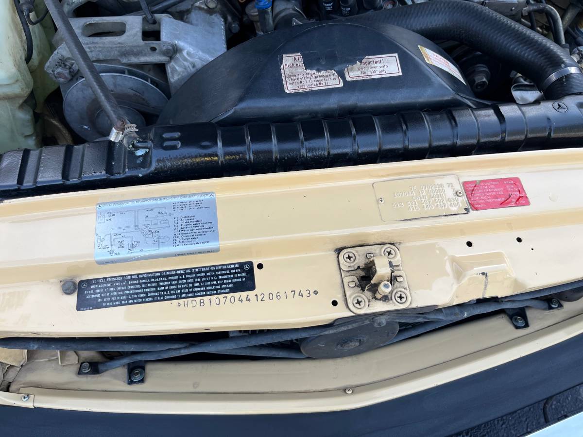 Mercedes-benz-Benz-450sl-1980-yellow-4