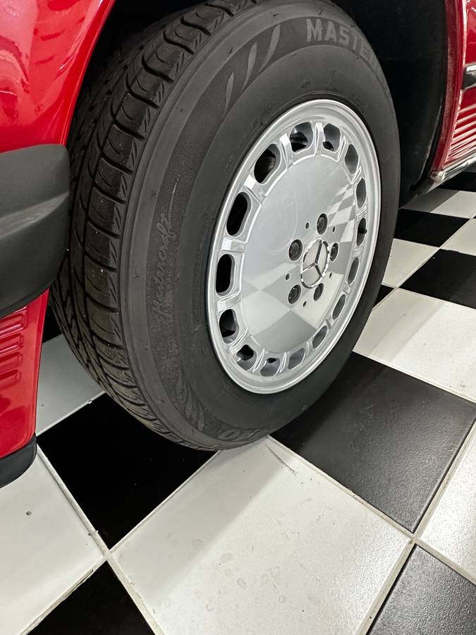Mercedes-benz-Benz-560-sl-1988-red-4