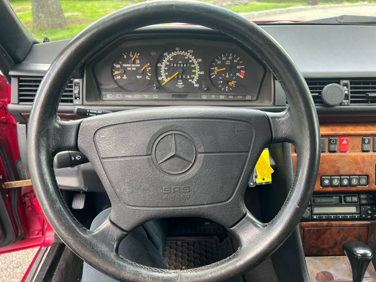 Mercedes-benz-Benz-e320-cabriolet-1994-red-16